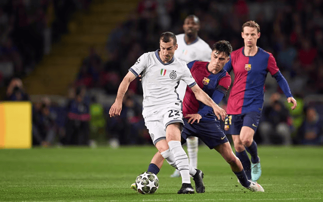 LPL第一中单易主，首次挑战Faker！T1创造巨大冷门，实力突然进化