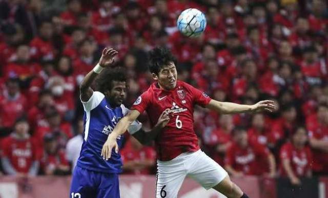 NBA：湖人险胜勇士詹姆斯30+